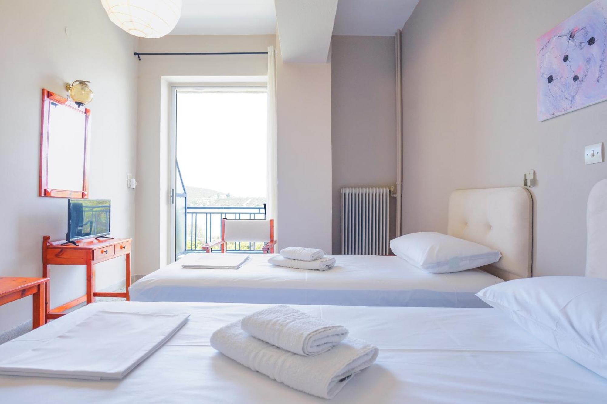 Hotel Korfos - Ξενοδοχείο Κόρφος Renovated Kültér fotó